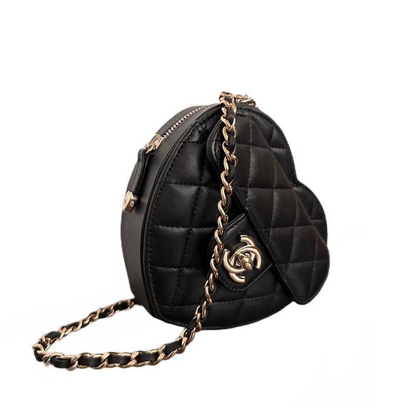 Chanel CC in Love Heart Crossbody Bag Quilted Lambskin Black Light Gold Hardware - Picture 3 of 15